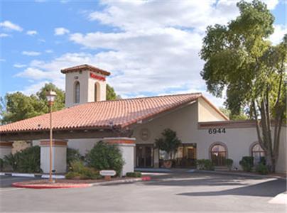 Отель Ramada Tucson East Экстерьер фото